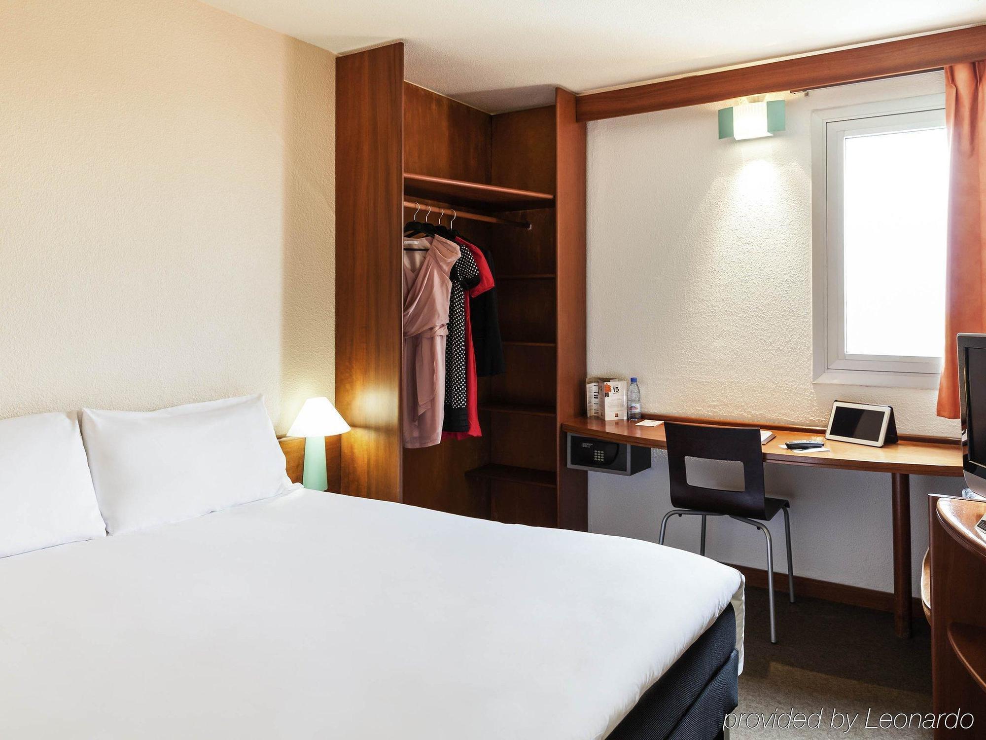 Ibis Douala Hotell Exteriör bild