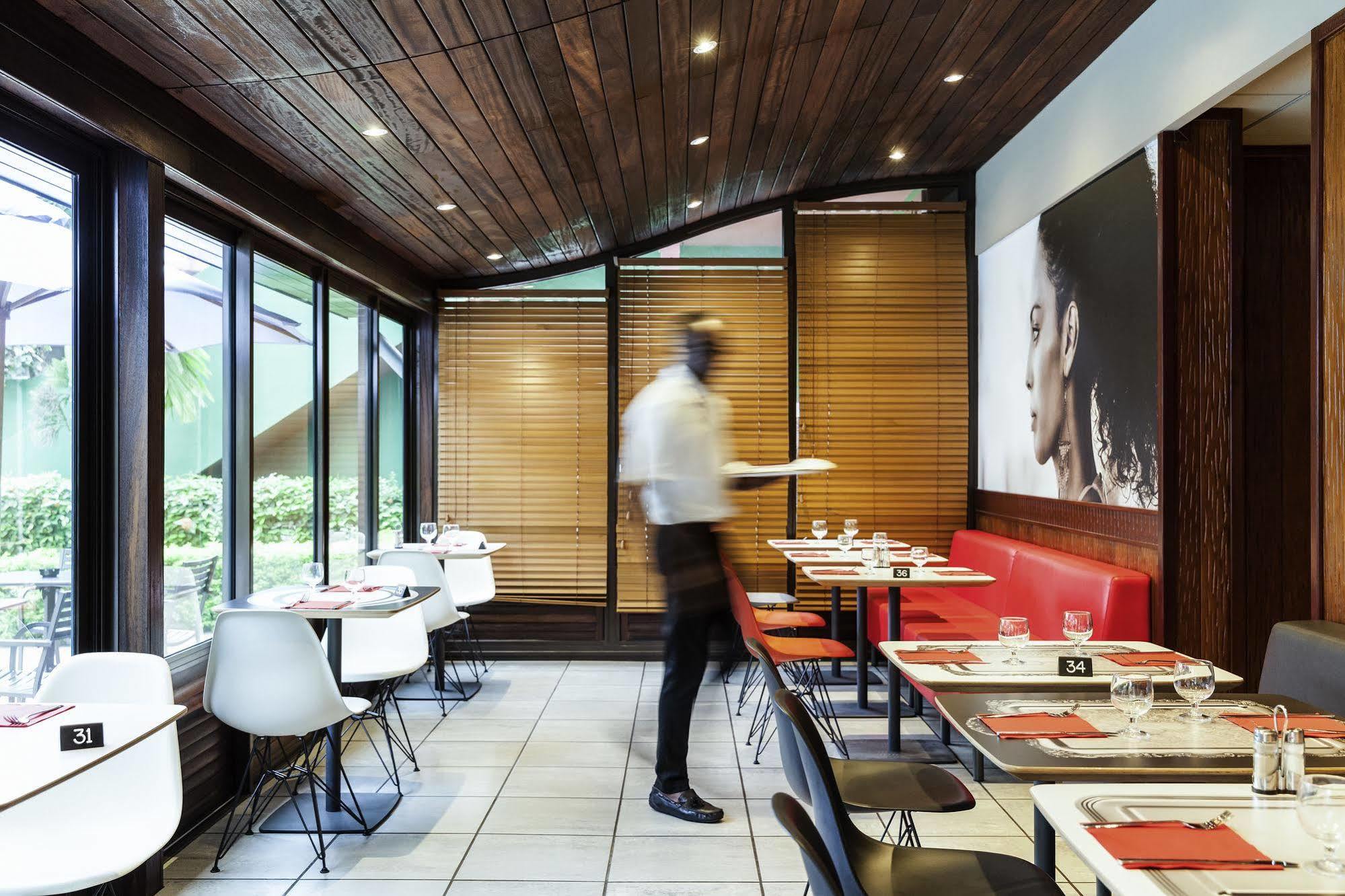 Ibis Douala Hotell Exteriör bild