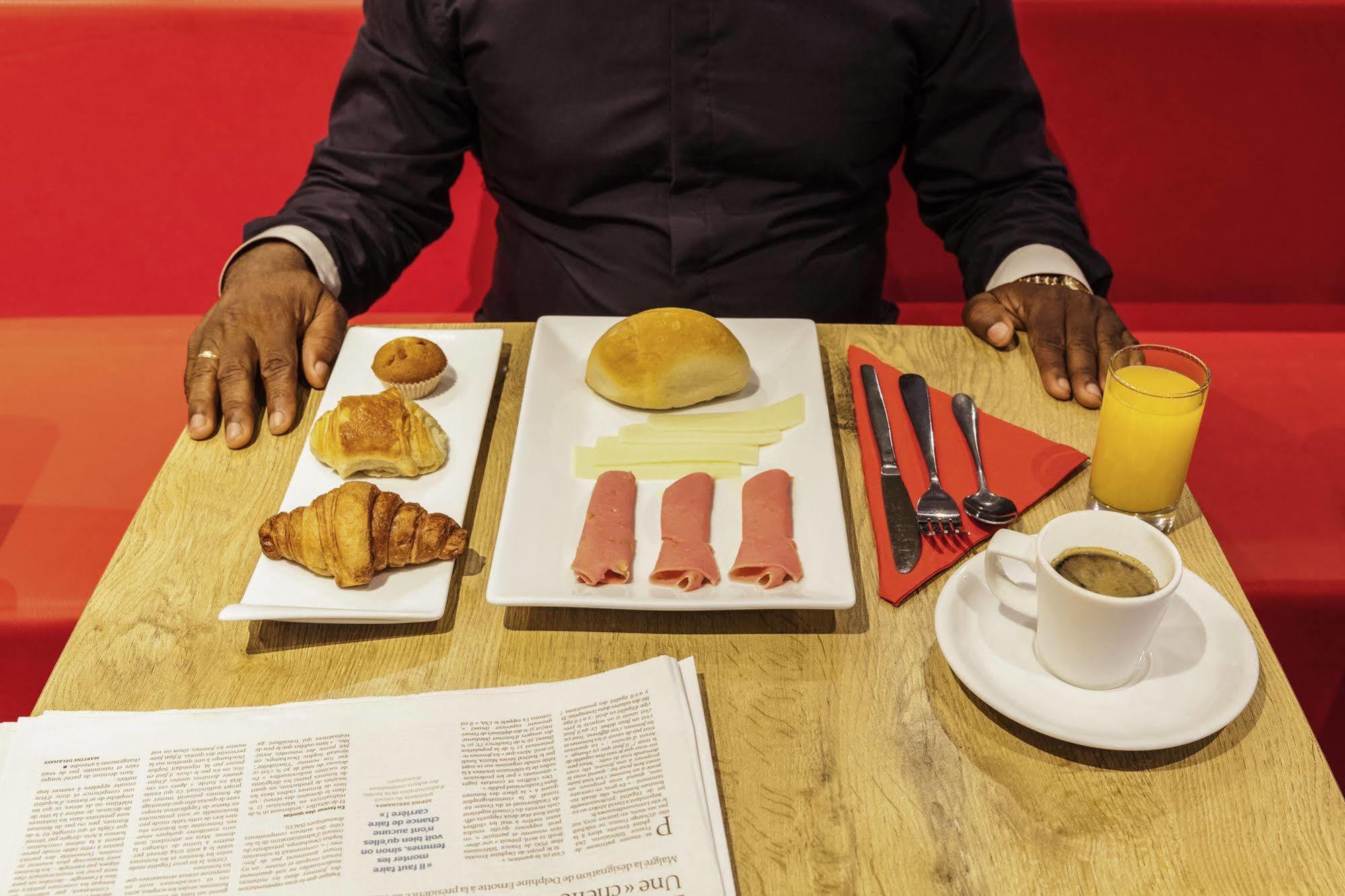 Ibis Douala Hotell Exteriör bild